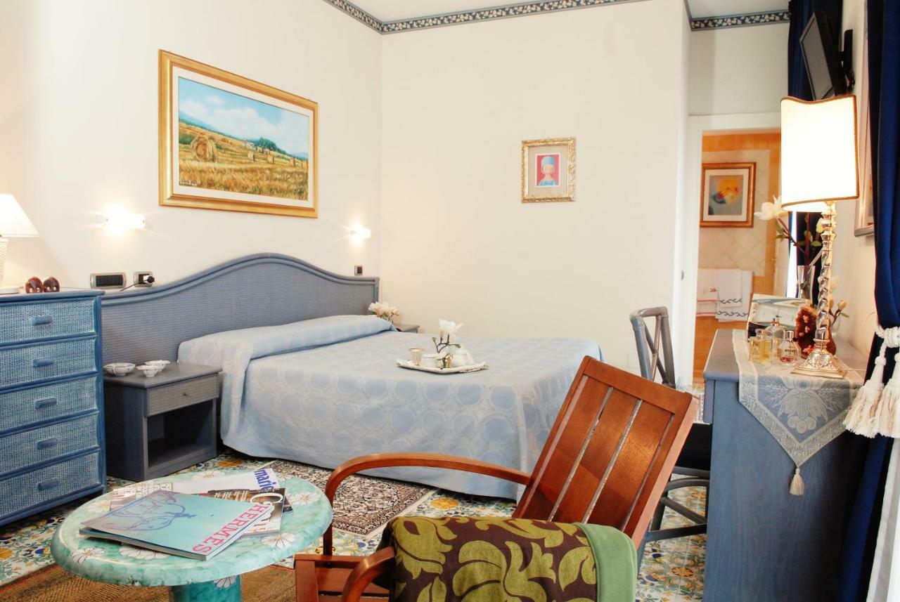 Hotel Stella Maris Casal Velino Habitación foto
