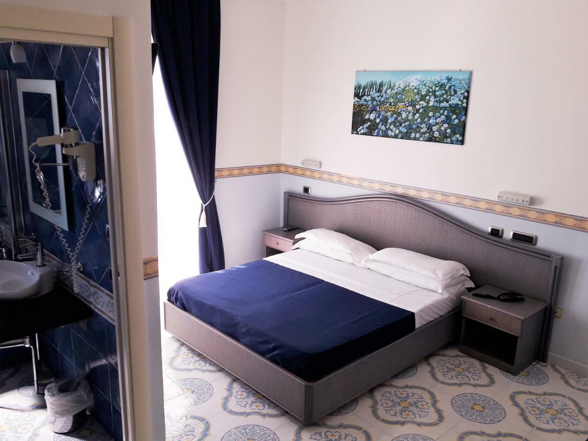 Hotel Stella Maris Casal Velino Habitación foto